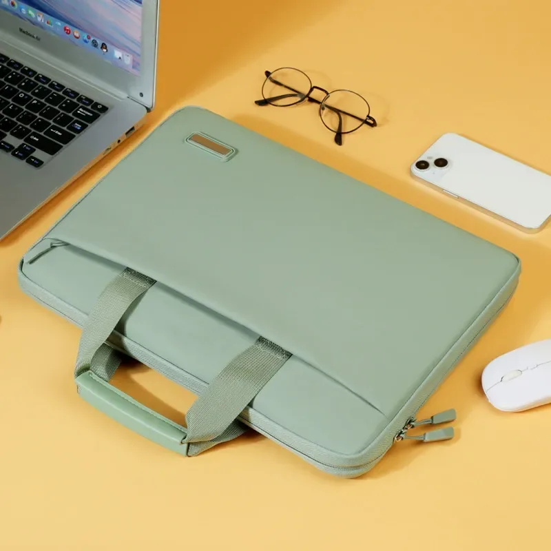 Oxford fabric with 3D structure and metal hardware