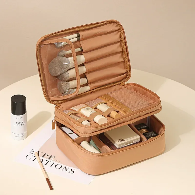 Nylon shell with mesh dividers