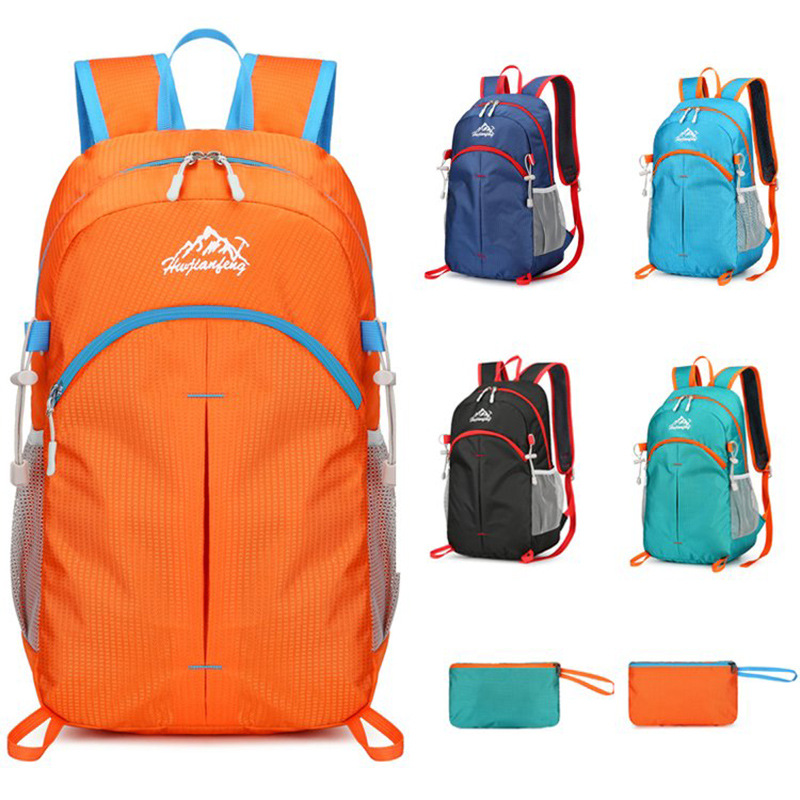 Lightweight outdoor hydration daypack with 2L bladder compatibility and breathable back panel