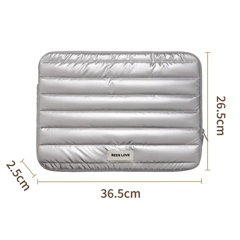 Thin quilted laptop sleeve for 14-inch laptop
