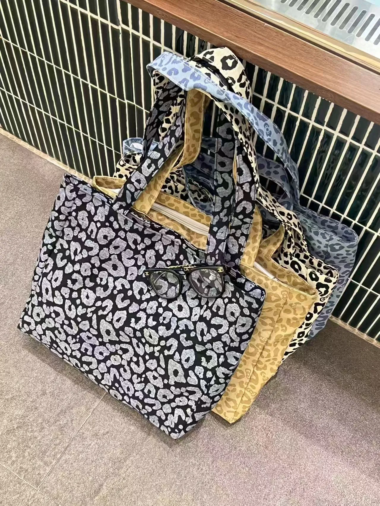 4 leopard print patterns: classic, snow leopard, cheetah, black leopard